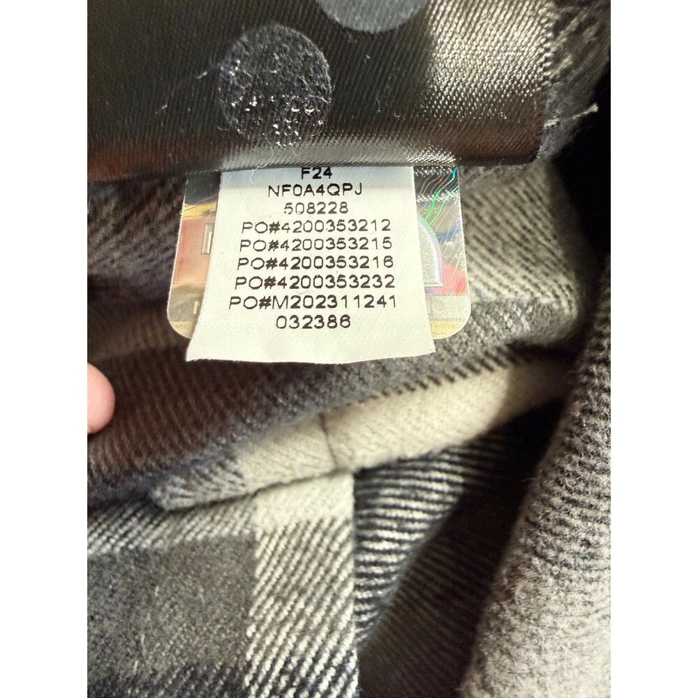 The North Face Flannel Shirt Men's Size Small Heavy Black/Gray Plaid Never Worn